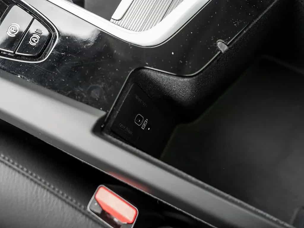 Volvo XC60 B5 AWD Ultra Dark 07/2025-photo-19