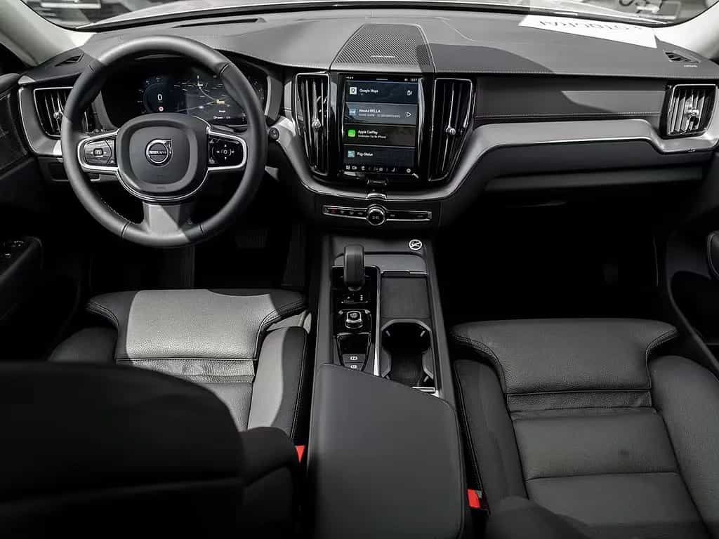 Volvo XC60 B5 AWD Ultra Dark 07/2025-photo-8