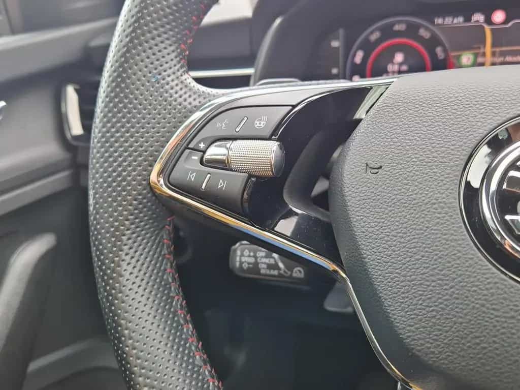 Skoda Kamiq 1.5 TSI Monte Carlo, ACC, RFK, Pano 06/2021-photo-8