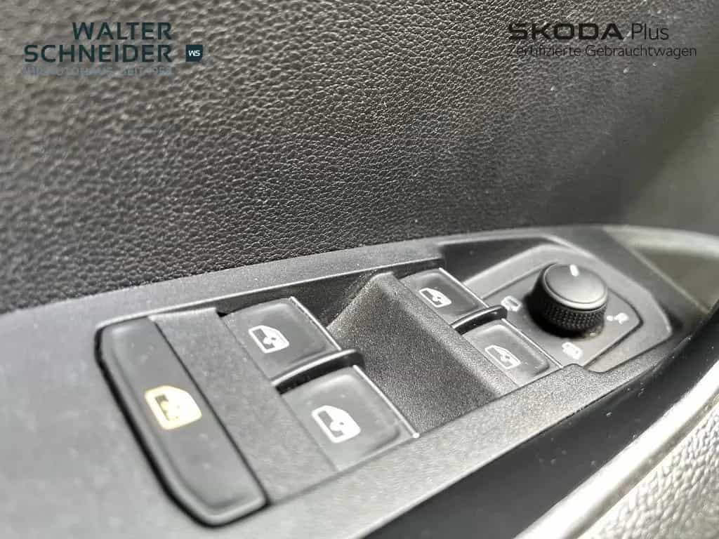 Skoda Karoq 1.5 TSI DSG 4x4 Style Navi AHK Pano 03/2019-photo-16