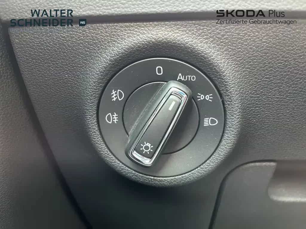 Skoda Karoq 1.5 TSI DSG 4x4 Style Navi AHK Pano 03/2019-photo-17
