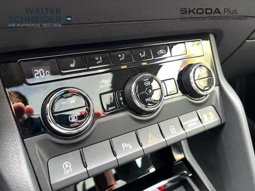 Skoda Karoq 1.5 TSI DSG 4x4 Style Navi AHK Pano 03/2019-photo-18