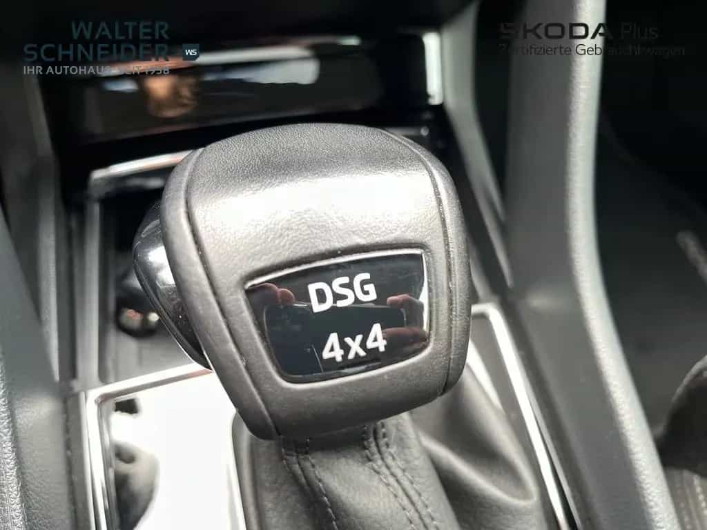 Skoda Karoq 1.5 TSI DSG 4x4 Style Navi AHK Pano 03/2019-photo-19