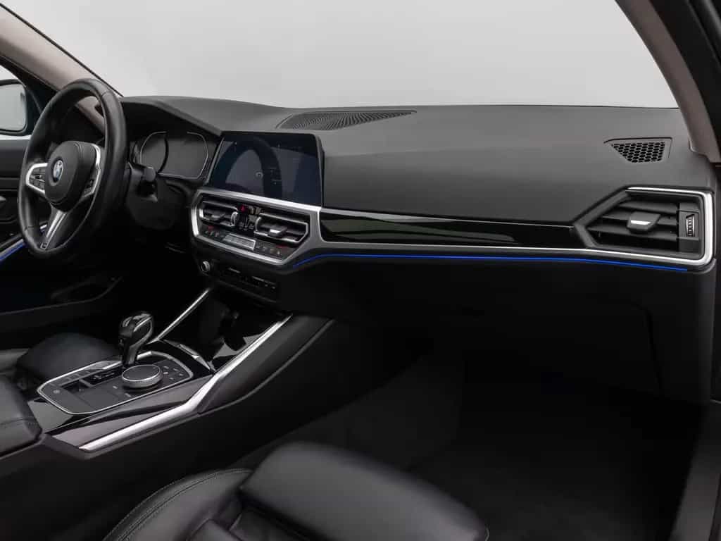 BMW 3 Series d  Sport Line Panorama HUD DAB Lordos LED PDC 12/2020-photo-23