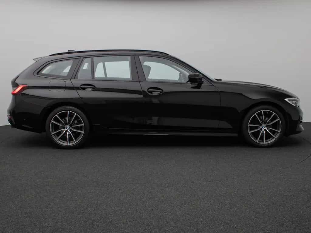 BMW 3 Series d  Sport Line Panorama HUD DAB Lordos LED PDC 12/2020-photo-4