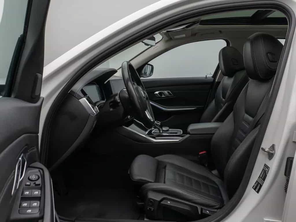 BMW 3 Series d  Luxury Line Panorama Kamera DAB AHK Alarm 08/2021-photo-19