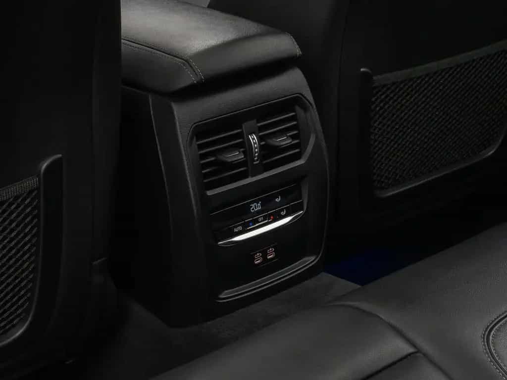 BMW 3 Series d  Luxury Line Panorama Kamera DAB AHK Alarm 08/2021-photo-29