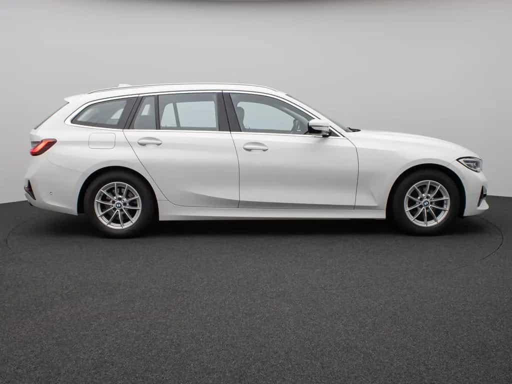 BMW 3 Series d  Luxury Line Panorama Kamera DAB AHK Alarm 08/2021-photo-4