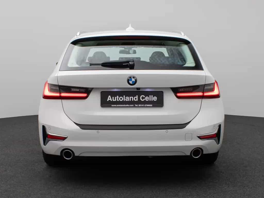 BMW 3 Series d  Luxury Line Panorama Kamera DAB AHK Alarm 08/2021-photo-7