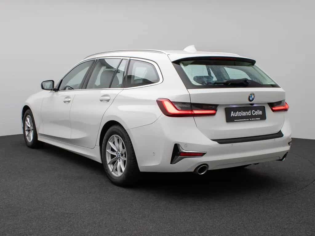 BMW 3 Series d  Luxury Line Panorama Kamera DAB AHK Alarm 08/2021-photo-8