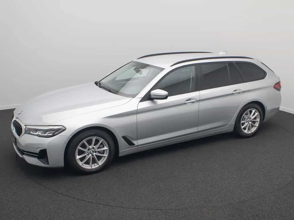 BMW 5 Series d Kamera DAB 4xKlima Alarm GeschwindigReg 10/2020-photo-11