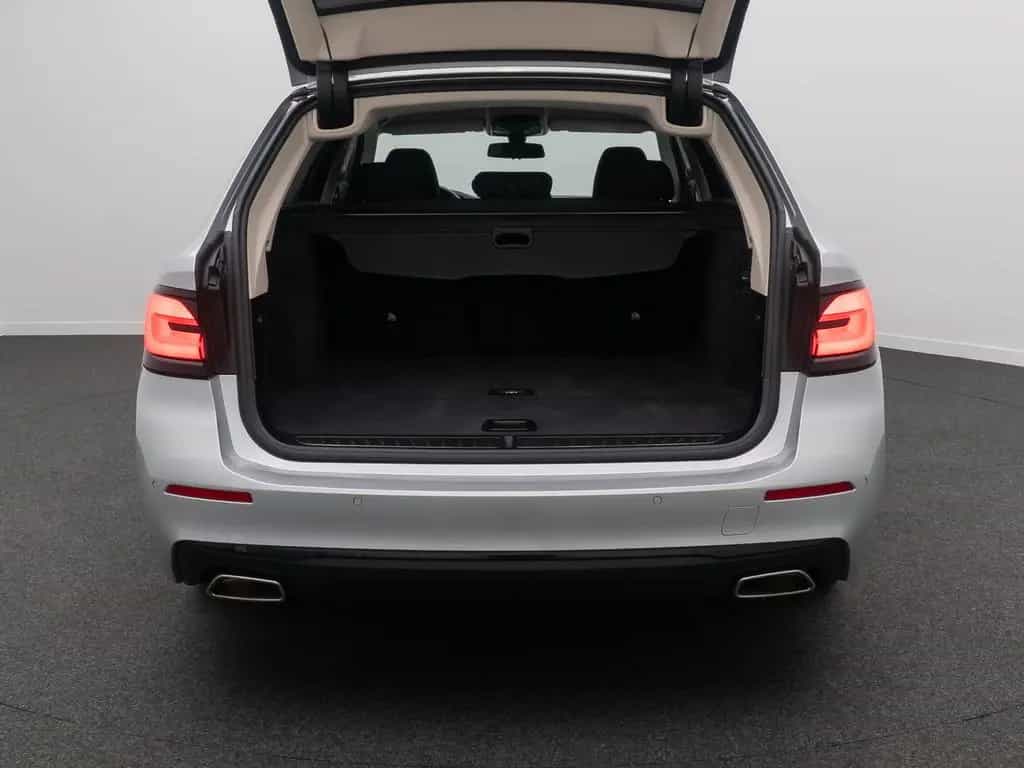 BMW 5 Series d Kamera DAB 4xKlima Alarm GeschwindigReg 10/2020-photo-13