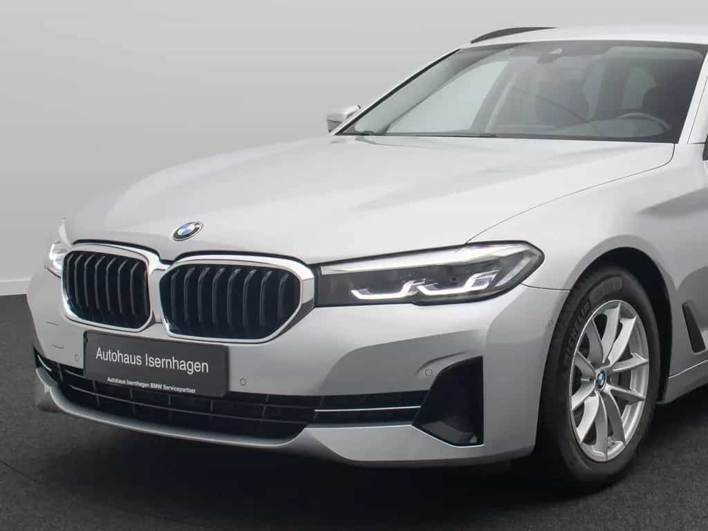 BMW 5 Series d Kamera DAB 4xKlima Alarm GeschwindigReg 10/2020-photo-17