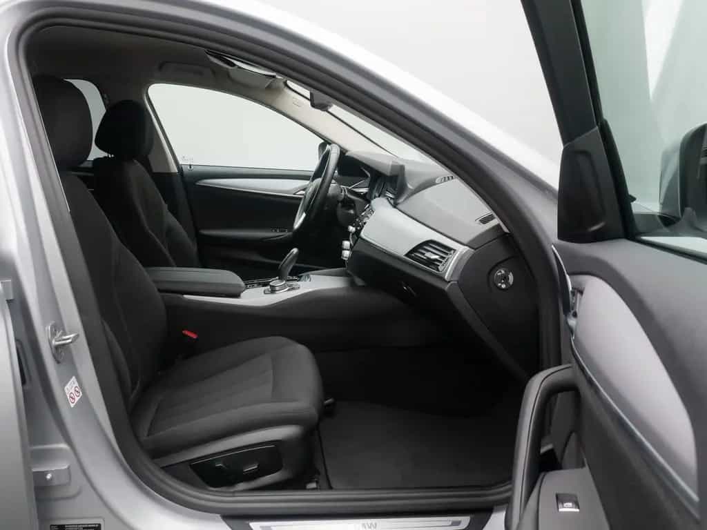 BMW 5 Series d Kamera DAB 4xKlima Alarm GeschwindigReg 10/2020-photo-24