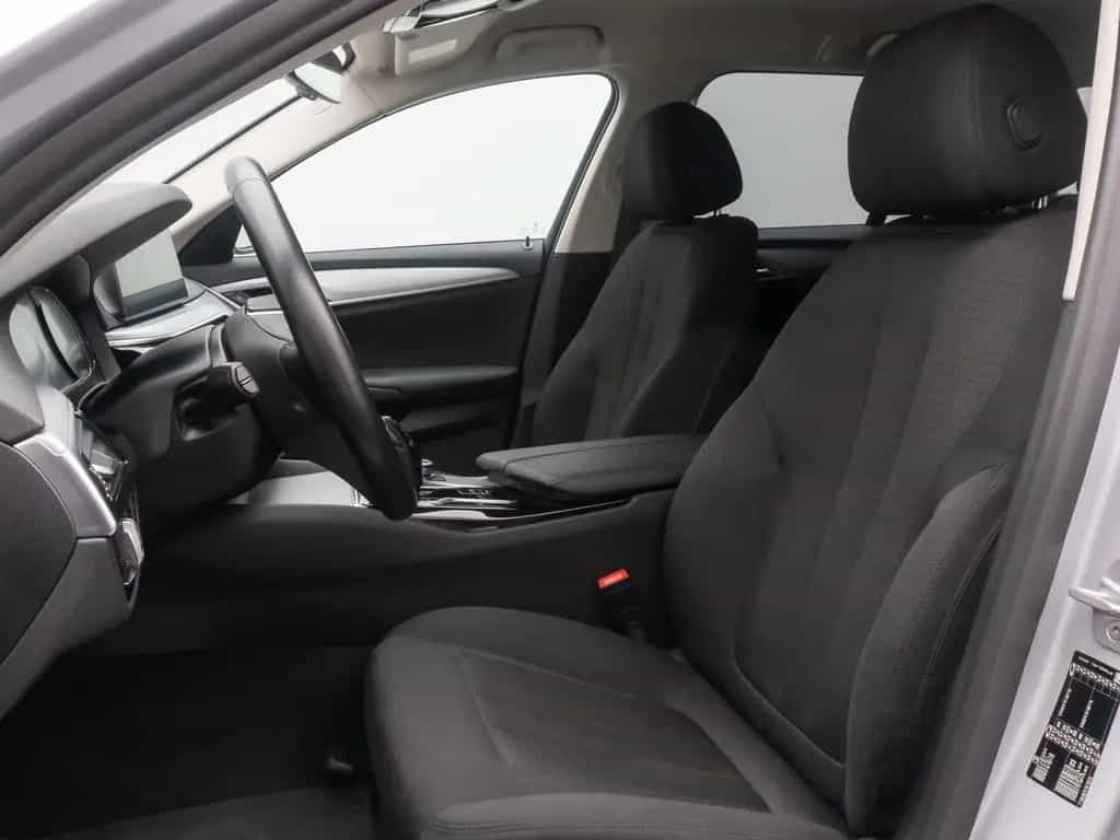 BMW 5 Series d Kamera DAB 4xKlima Alarm GeschwindigReg 10/2020-photo-34