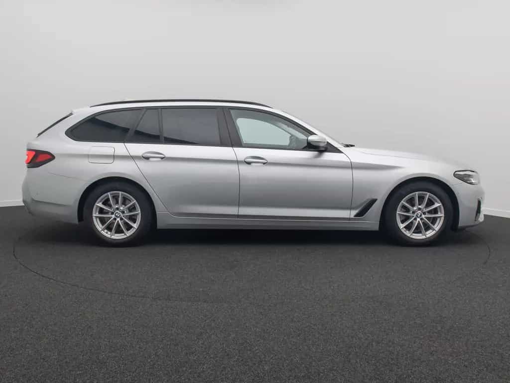 BMW 5 Series d Kamera DAB 4xKlima Alarm GeschwindigReg 10/2020-photo-4