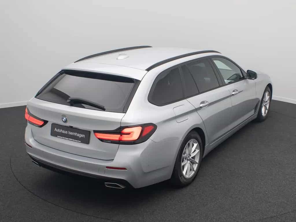 BMW 5 Series d Kamera DAB 4xKlima Alarm GeschwindigReg 10/2020-photo-6