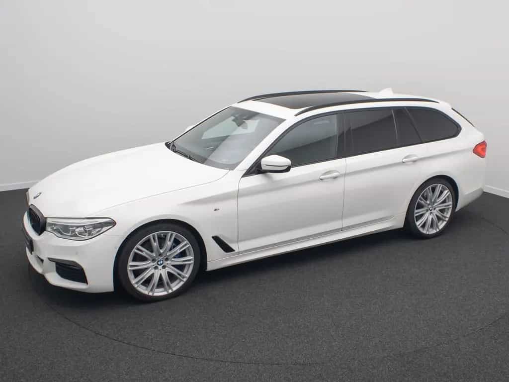 BMW 5 Series 530d M Sport 360°Komfort Panorama HUD DAB 20Zoll 12/2019-photo-11