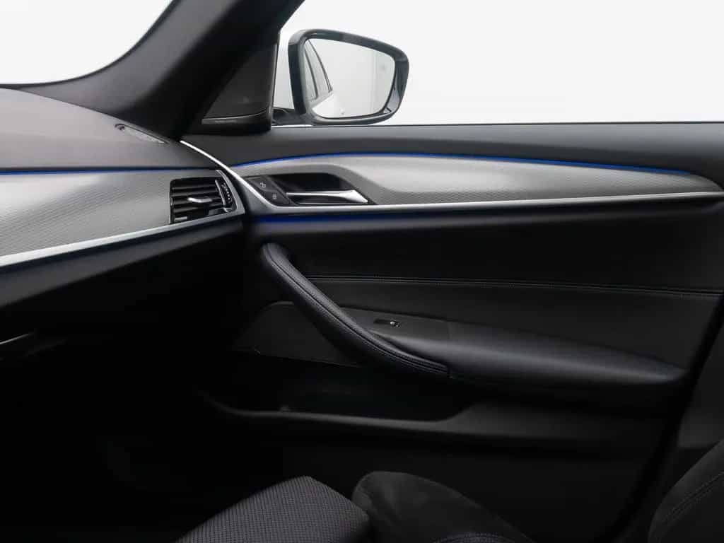 BMW 5 Series 530d M Sport 360°Komfort Panorama HUD DAB 20Zoll 12/2019-photo-34