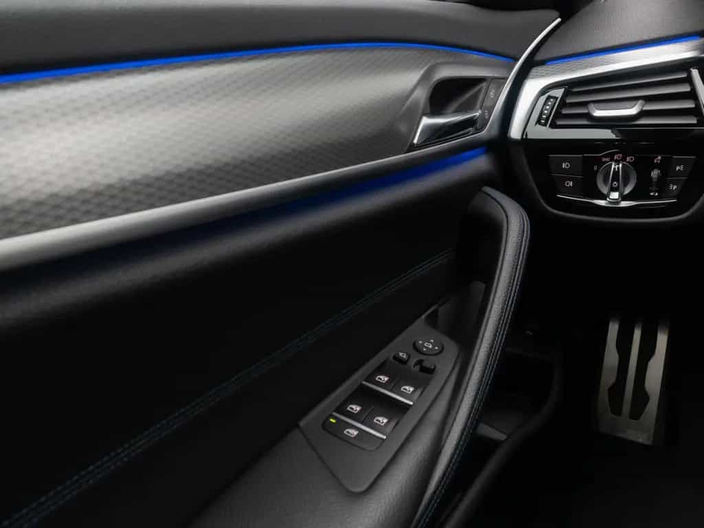 BMW 5 Series 530d M Sport 360°Komfort Panorama HUD DAB 20Zoll 12/2019-photo-35