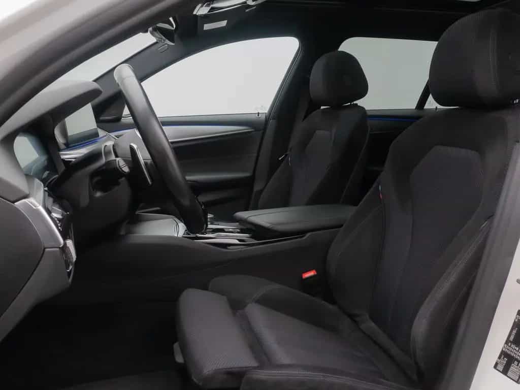 BMW 5 Series 530d M Sport 360°Komfort Panorama HUD DAB 20Zoll 12/2019-photo-36