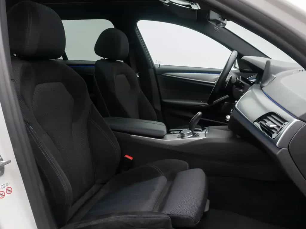 BMW 5 Series 530d M Sport 360°Komfort Panorama HUD DAB 20Zoll 12/2019-photo-37