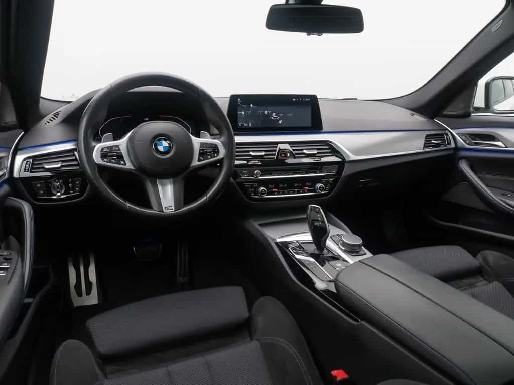BMW 5 Series 530d M Sport 360°Komfort Panorama HUD DAB 20Zoll 12/2019-photo-39