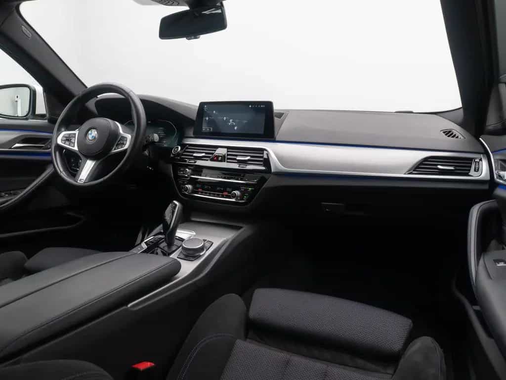 BMW 5 Series 530d M Sport 360°Komfort Panorama HUD DAB 20Zoll 12/2019-photo-41