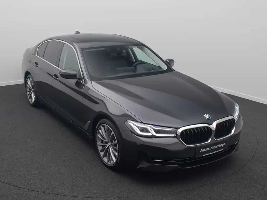 BMW 5 Series d xD 360°Glasdach Laser HUD DAB HiFi SoftCl 04/2021-photo-2