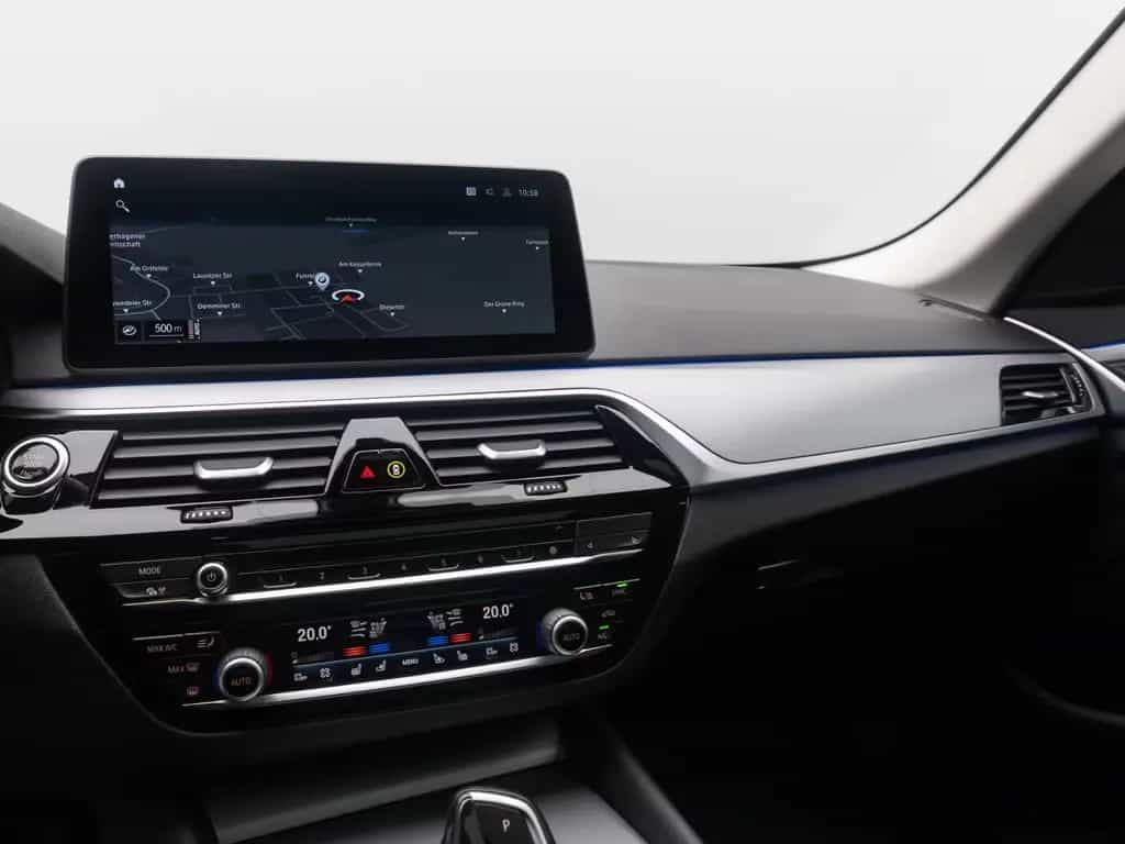 BMW 5 Series d xD 360°Glasdach Laser HUD DAB HiFi SoftCl 04/2021-photo-20