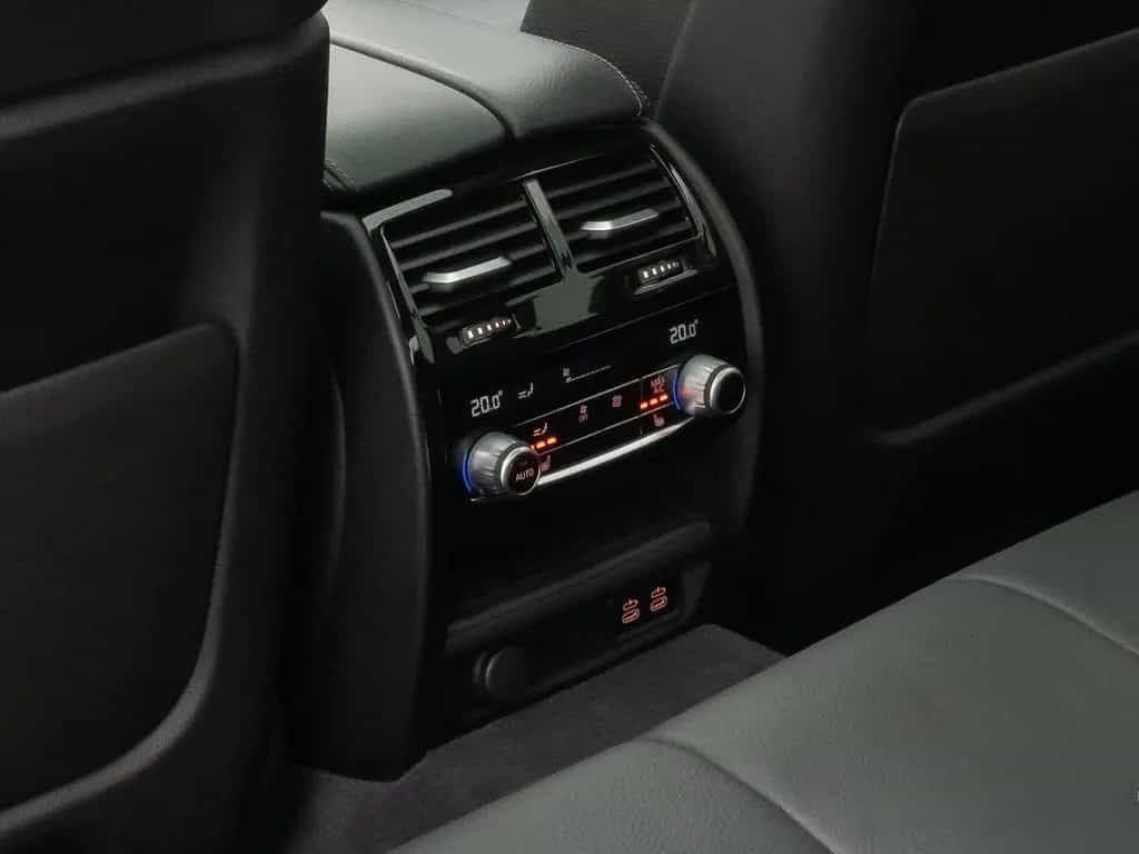 BMW 5 Series d xD 360°Glasdach Laser HUD DAB HiFi SoftCl 04/2021-photo-26