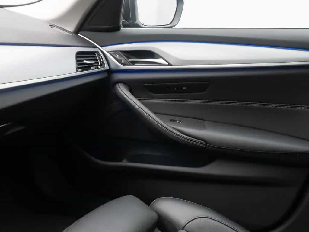 BMW 5 Series d xD 360°Glasdach Laser HUD DAB HiFi SoftCl 04/2021-photo-33