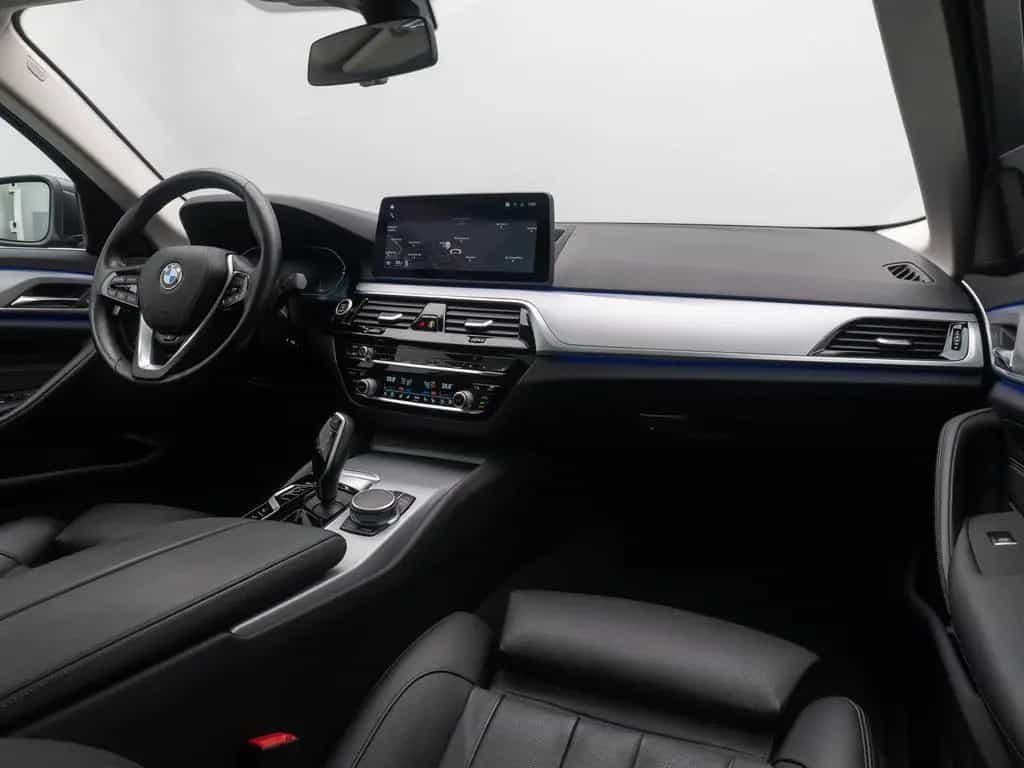 BMW 5 Series d xD 360°Glasdach Laser HUD DAB HiFi SoftCl 04/2021-photo-39