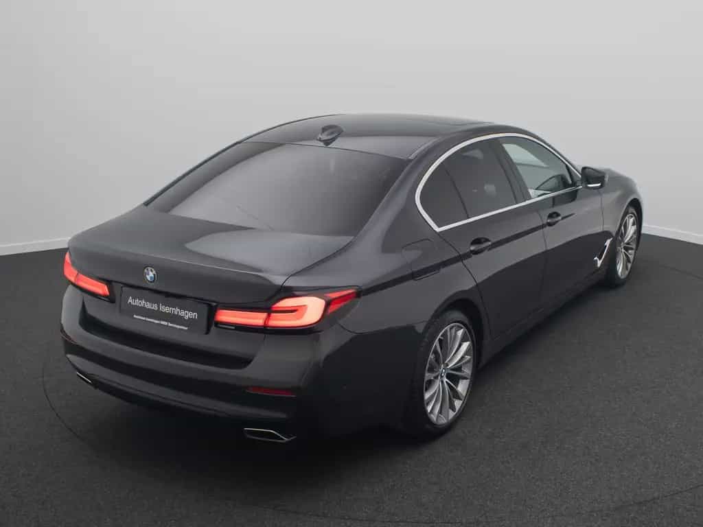 BMW 5 Series d xD 360°Glasdach Laser HUD DAB HiFi SoftCl 04/2021-photo-6