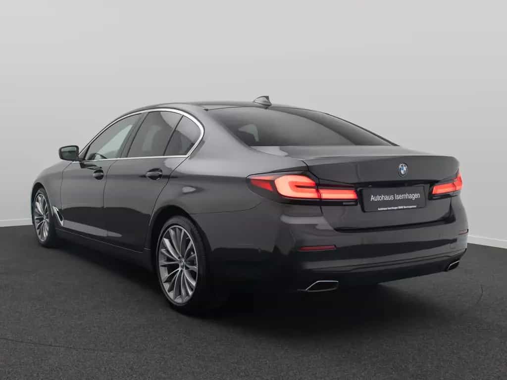 BMW 5 Series d xD 360°Glasdach Laser HUD DAB HiFi SoftCl 04/2021-photo-8