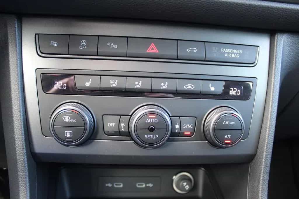 Cupra Ateca VZ 2,0 TSI DSG 4Drive 300PS AHK 360°KAM SH 11/2023-photo-13