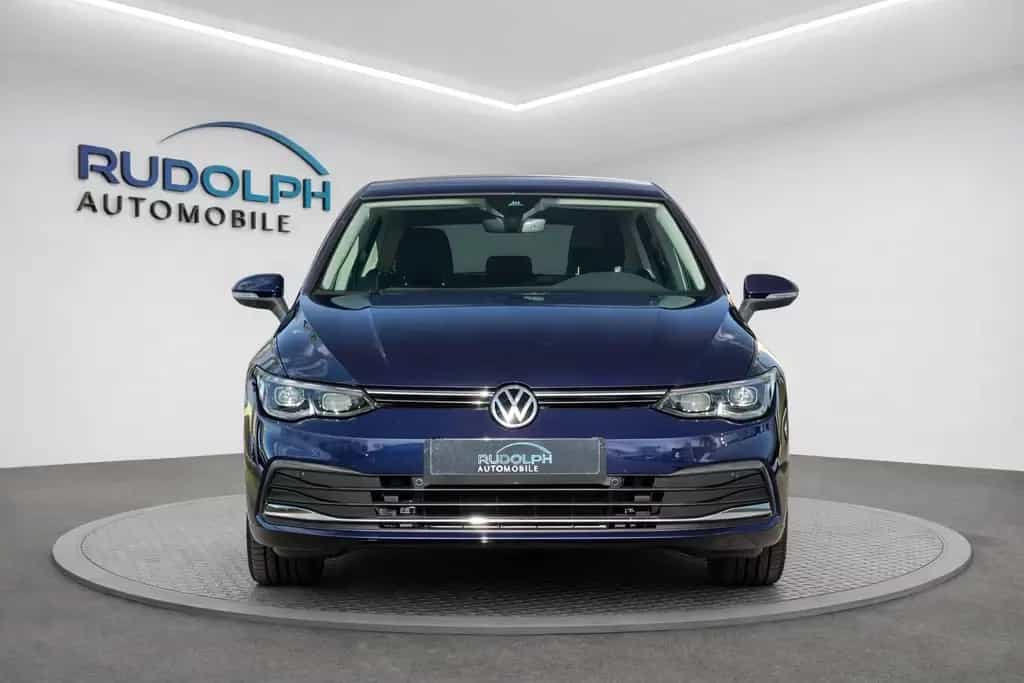 Volkswagen Golf 1,5 eTSI AUTOM PANORA ACC SCHECKHE GARANTIE 03/2020-photo-1