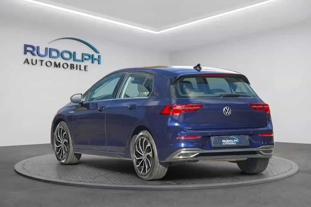 Volkswagen Golf 1,5 eTSI AUTOM PANORA ACC SCHECKHE GARANTIE 03/2020-photo-4