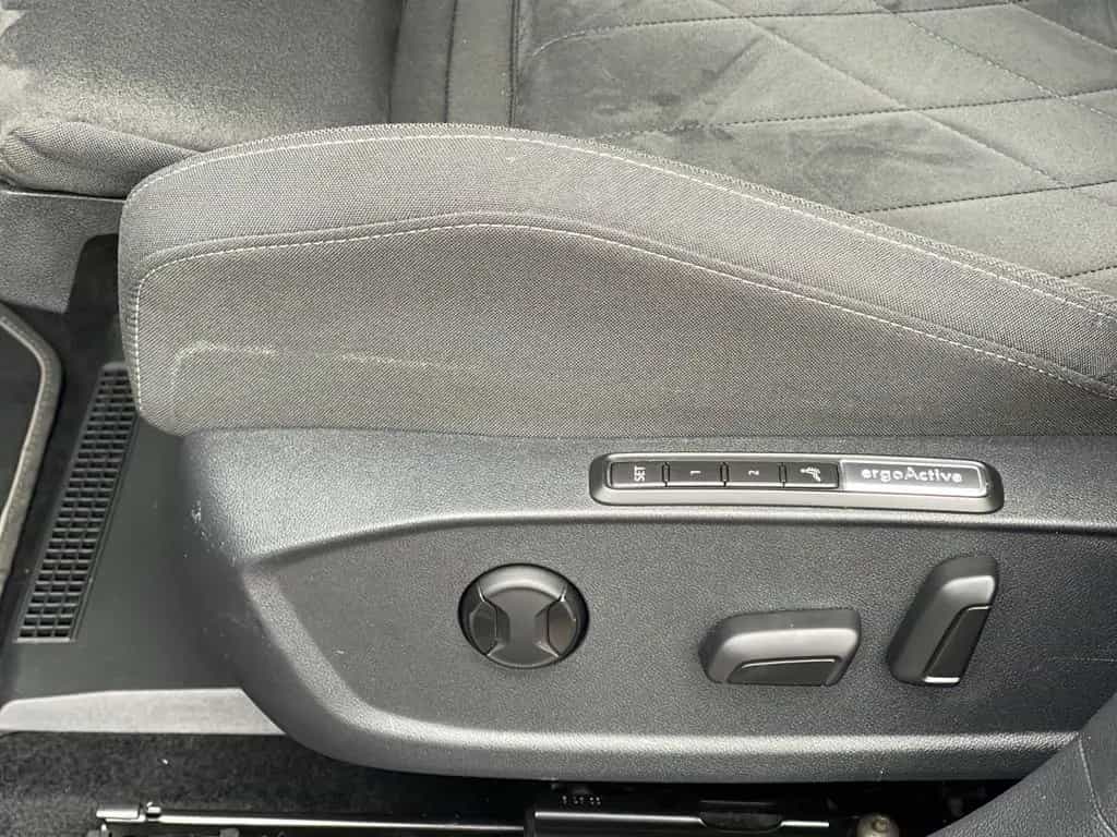Volkswagen Golf 1,5 eTSI AUTOM PANORA ACC SCHECKHE GARANTIE 03/2020-photo-43