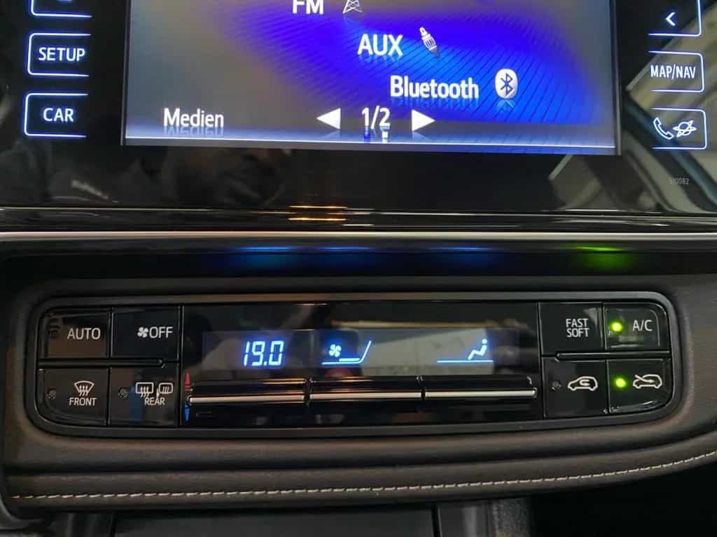 Toyota Auris Touring Sports 1.2 Turbo Edition-S+ *RCam* 05/2017-photo-26