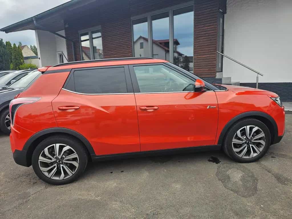 Ssangyong Tivoli 1.5 T Navi Leder Kamera Sitzheizung Sitzb 10/2019-photo-3