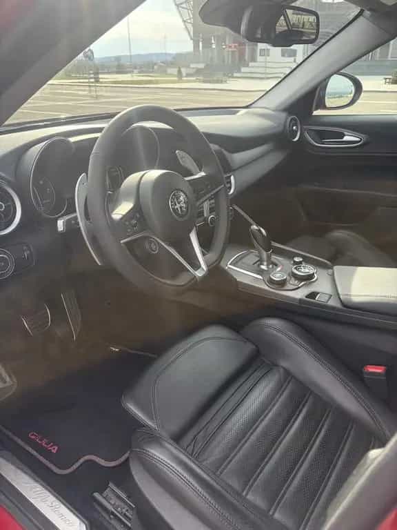 Alfa Romeo Giulia 2.0 Turbo 16V 206kW AT8-Q4 Veloce Veloce 07/2018-photo-3