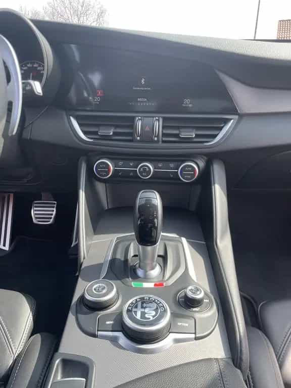 Alfa Romeo Giulia 2.0 Turbo 16V 206kW AT8-Q4 Veloce Veloce 07/2018-photo-6