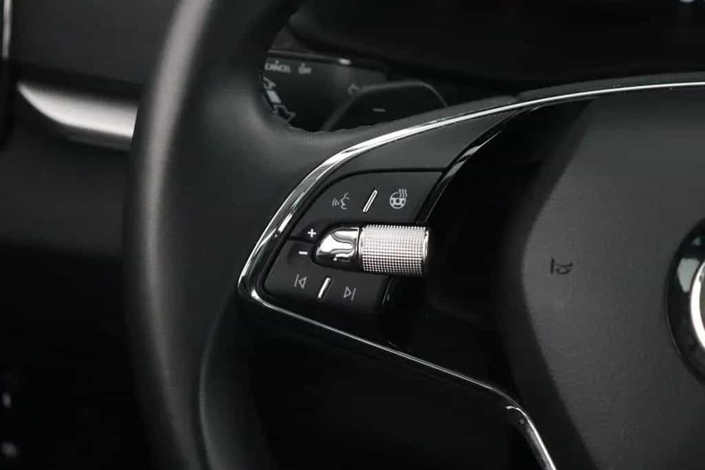 Skoda Karoq TOUR 1.5TSI DSG VOLL-LED+RÜCKFAHRKAMERAuvm 10/2023-photo-15