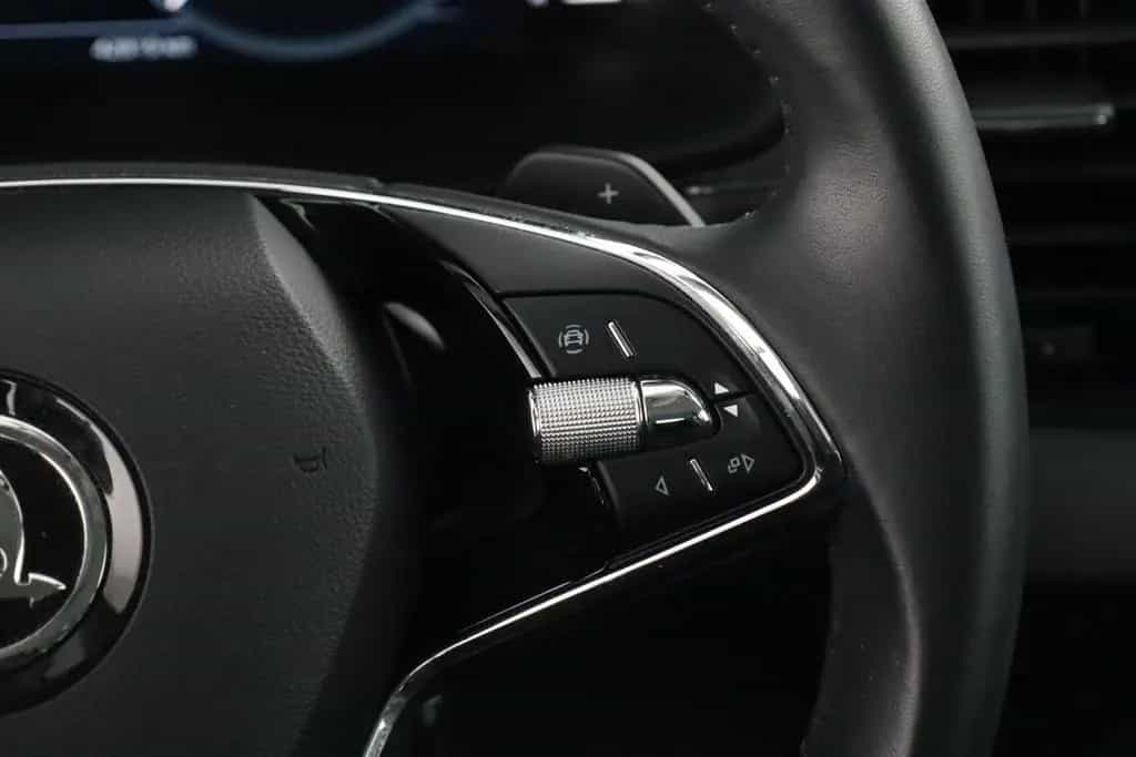 Skoda Karoq TOUR 1.5TSI DSG VOLL-LED+RÜCKFAHRKAMERAuvm 10/2023-photo-16