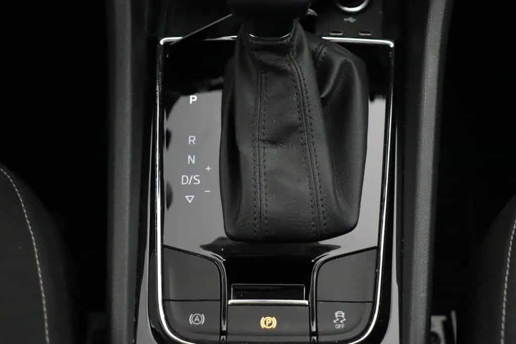 Skoda Karoq TOUR 1.5TSI DSG VOLL-LED+RÜCKFAHRKAMERAuvm 10/2023-photo-22