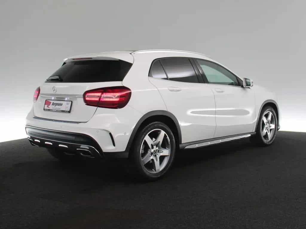 Mercedes-Benz GLA 250 AMG Line SITZHEIZUNG KLIMA 12/2019-photo-3