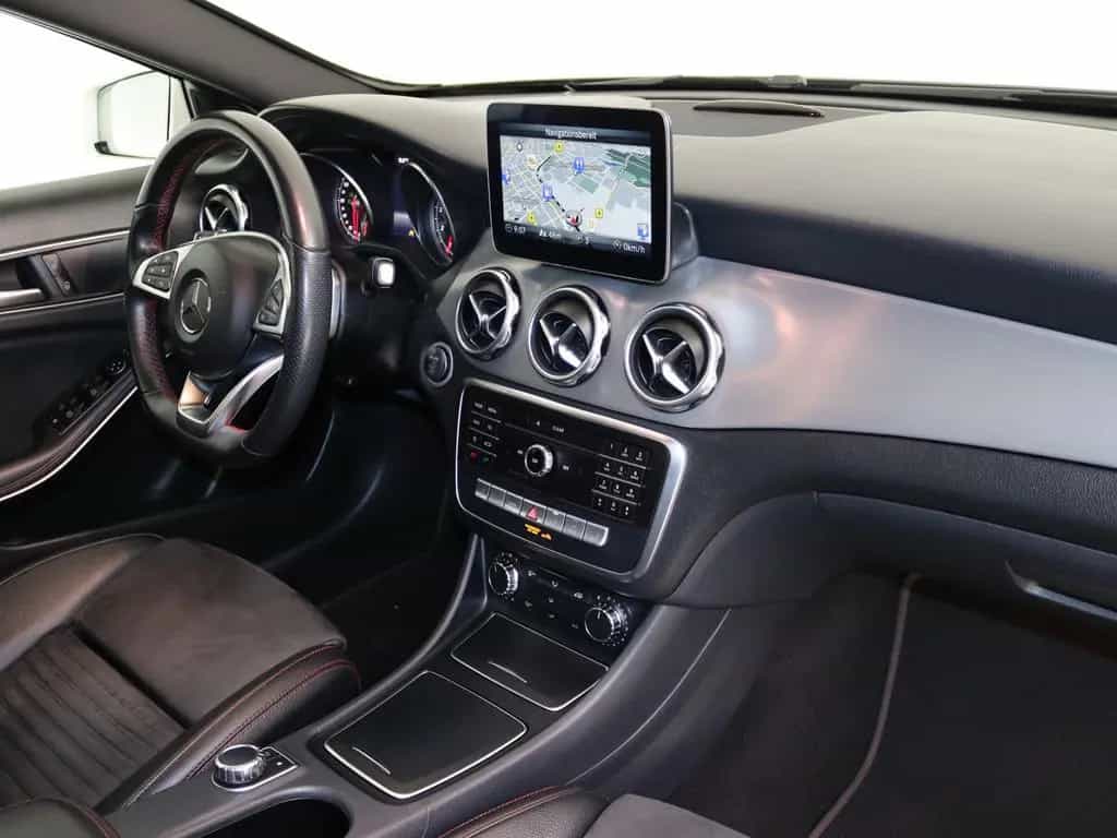 Mercedes-Benz GLA 250 AMG Line SITZHEIZUNG KLIMA 12/2019-photo-5