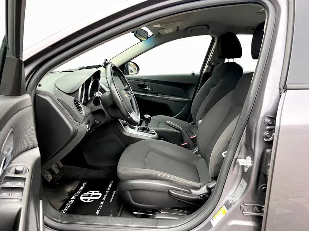 Chevrolet Cruze Station Wagon LT*Nur 77.TKM*PDC*Scheckheft 11/2012-photo-10