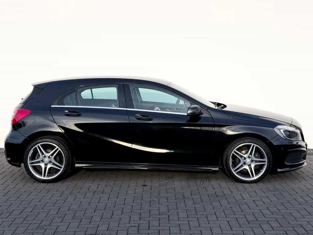 Mercedes-Benz A-Class / AMG LINE / NAVI / PDC / LEDER / GARANTIE 05/2015-photo-3